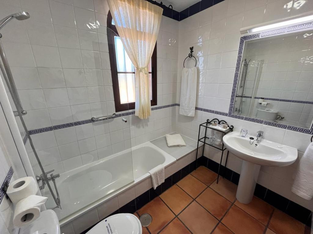 Hotel Sierra De Убрике Экстерьер фото