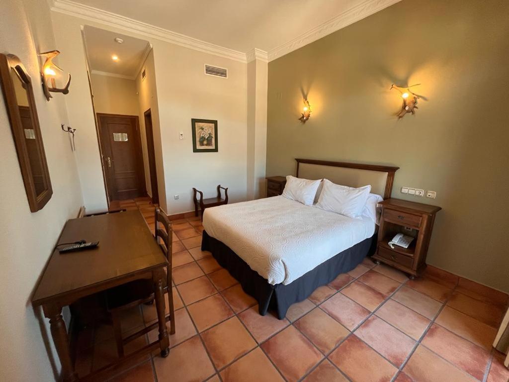 Hotel Sierra De Убрике Экстерьер фото