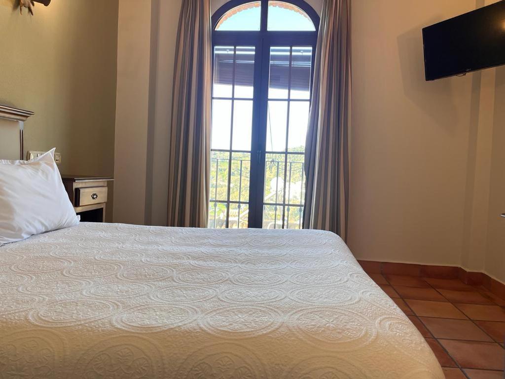 Hotel Sierra De Убрике Экстерьер фото