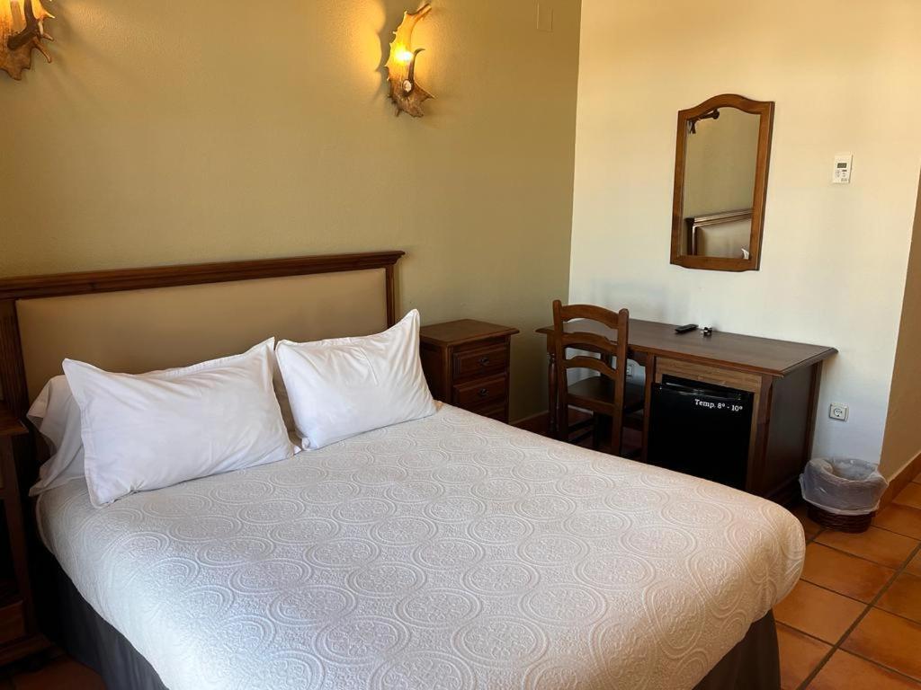Hotel Sierra De Убрике Экстерьер фото