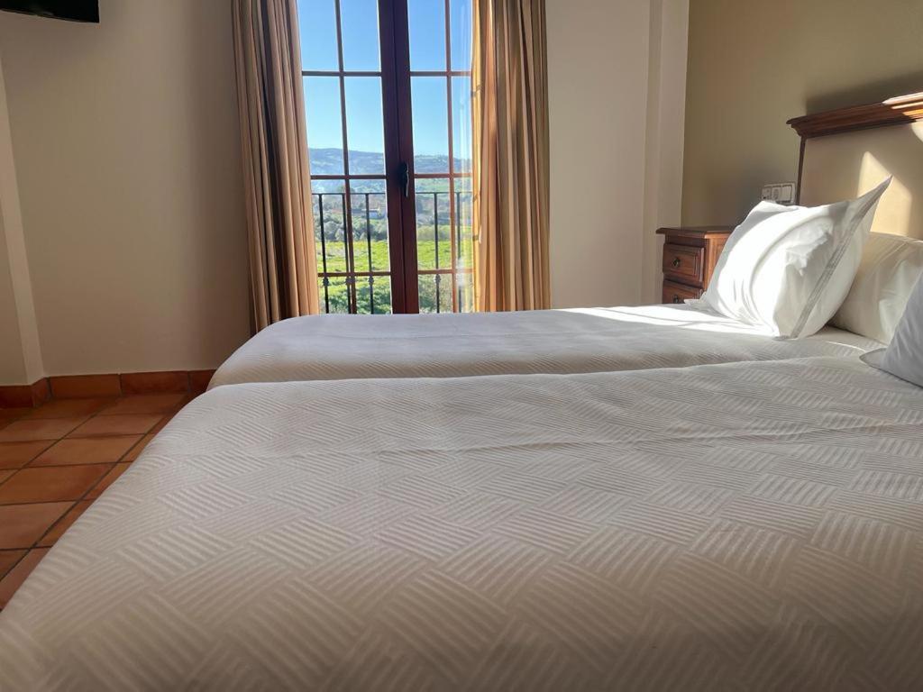 Hotel Sierra De Убрике Экстерьер фото