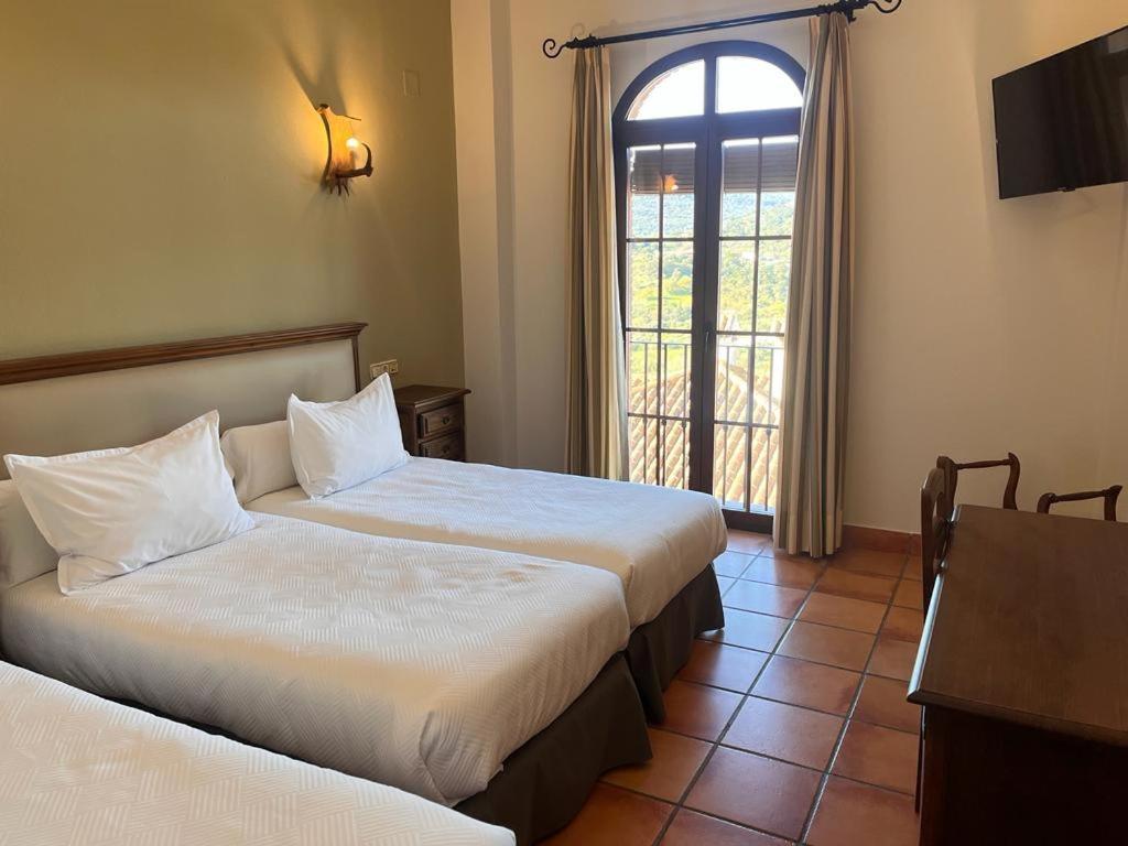 Hotel Sierra De Убрике Экстерьер фото