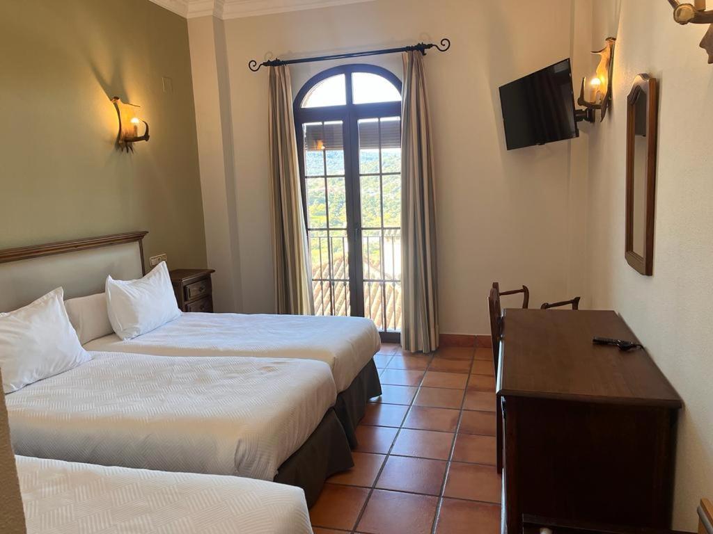 Hotel Sierra De Убрике Экстерьер фото