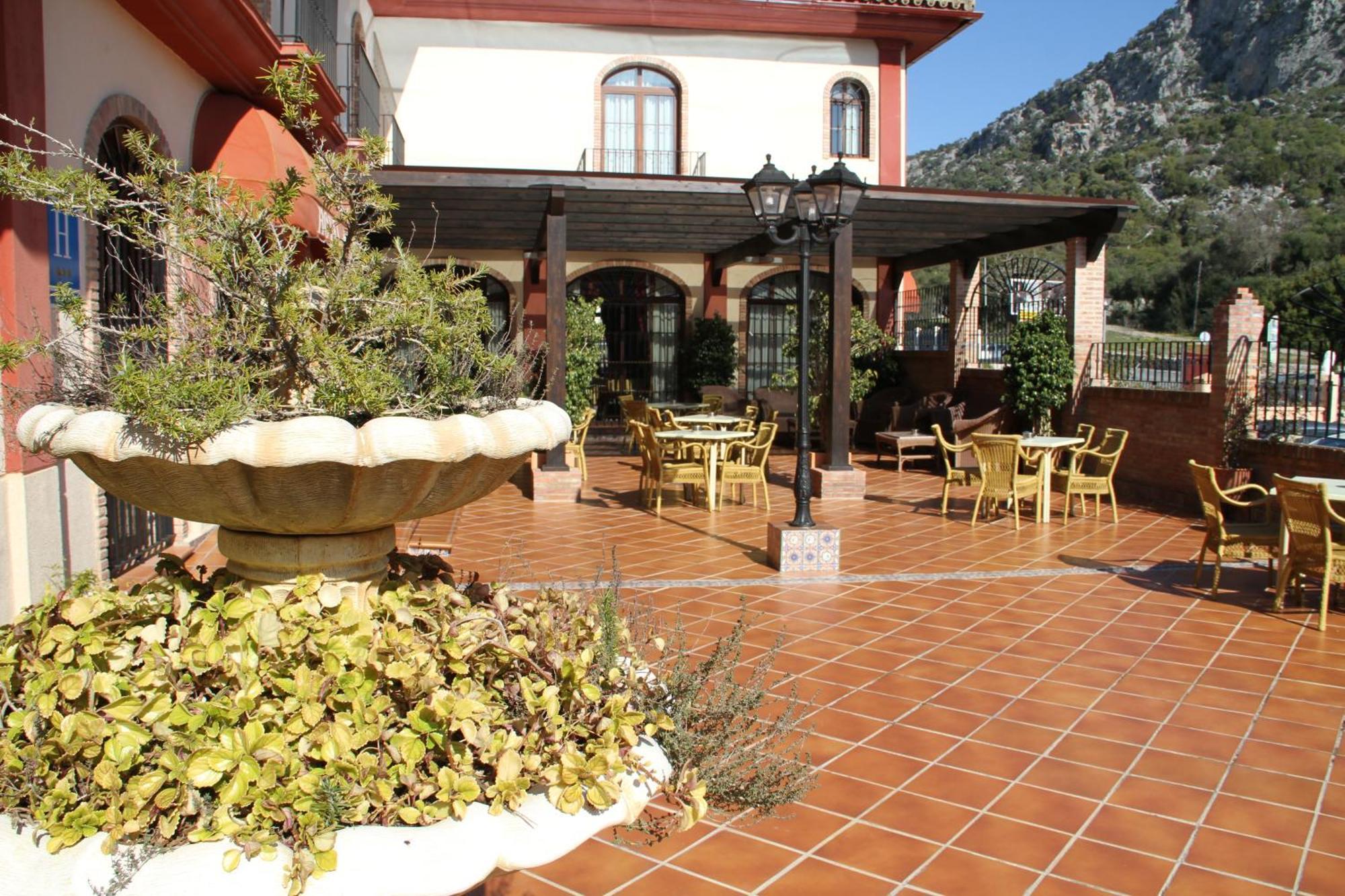 Hotel Sierra De Убрике Экстерьер фото