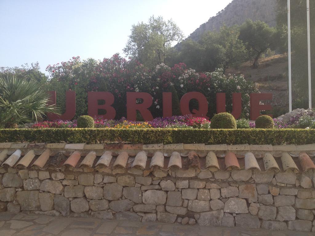 Hotel Sierra De Убрике Экстерьер фото