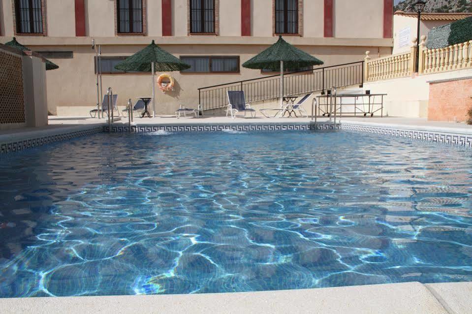 Hotel Sierra De Убрике Экстерьер фото