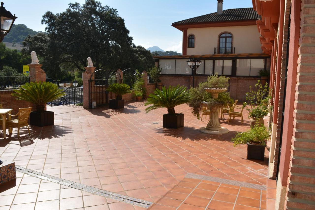 Hotel Sierra De Убрике Экстерьер фото